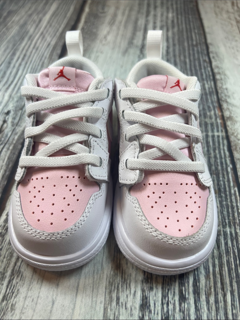 Jordan 1 Crib Shoes White & Pink Infant Size 6C | NWOT - Picture 7 of 7